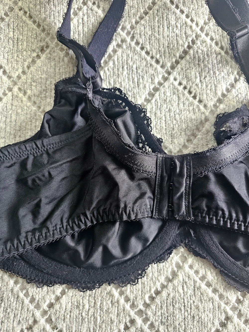Wacoal Nude and Black Lace Trim Underwire Bras - Picture 5 of 11
